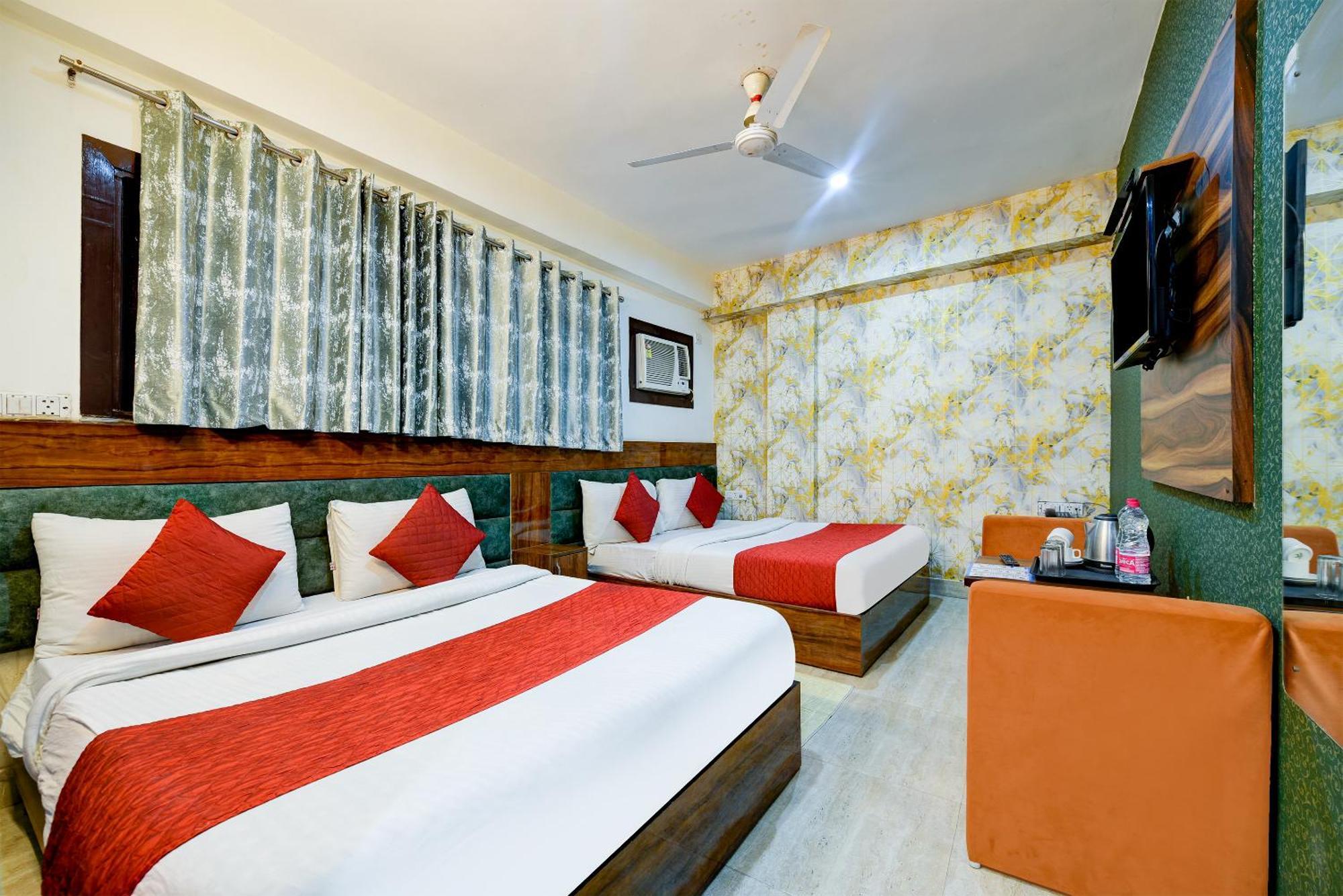 Hotel Skywood At Airport Yeni Delhi Dış mekan fotoğraf